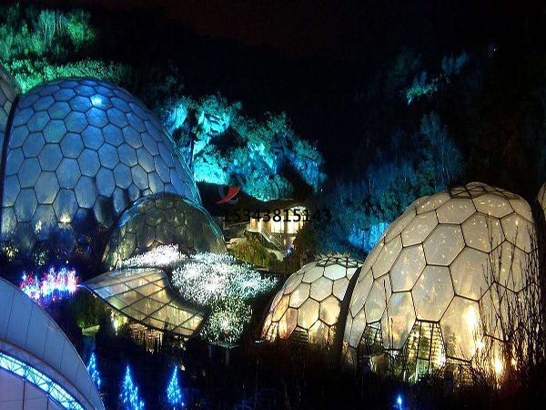 西安<font color='red'>張拉膜結構</font>專(zhuān)業(yè)生產(chǎn)【生產(chǎn)廠(chǎng)家】　　