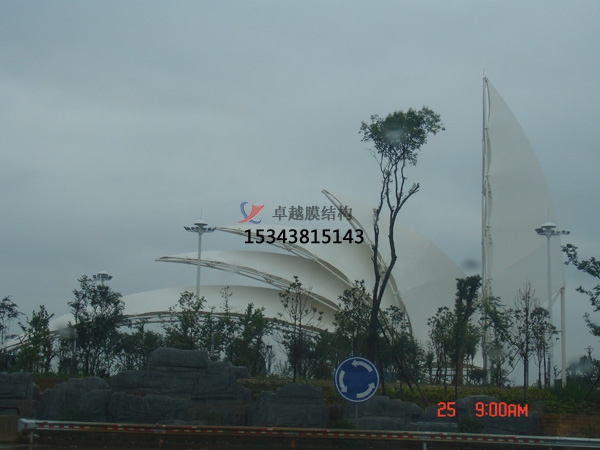 山西太原萬(wàn)和園大門(mén)膜結構