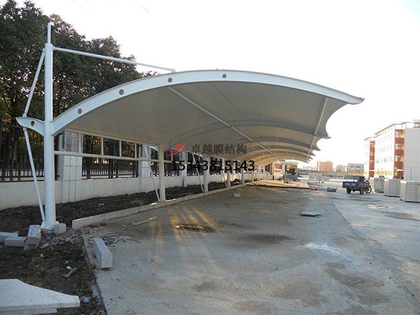 銅川膜結構停車(chē)棚【生產(chǎn)銷(xiāo)售】遮陽(yáng)棚雨棚