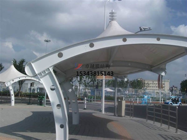 富縣膜結構停車(chē)棚【生產(chǎn)銷(xiāo)售】遮陽(yáng)棚雨棚