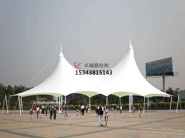 運城商業(yè)廣場(chǎng)<font color='red'>張拉膜結構</font>景觀(guān)棚/雨棚設計搭建