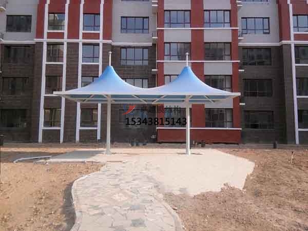 保定商業(yè)廣場(chǎng)<font color='red'>張拉膜結構</font>景觀(guān)棚/雨棚設計搭建