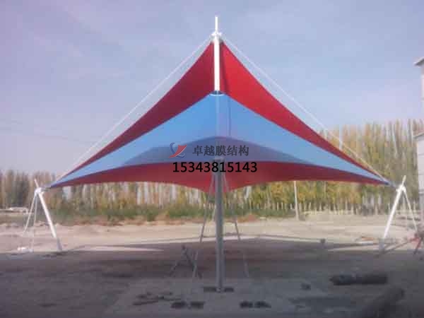 鶴壁商業(yè)廣場(chǎng)<font color='red'>張拉膜結構</font>景觀(guān)棚/雨棚設計搭建