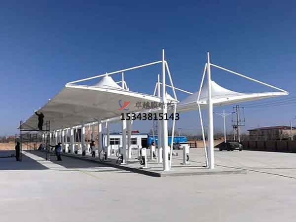 <font color='red'>膜結構車(chē)棚</font>之刀刮膜材的優(yōu)點(diǎn)？