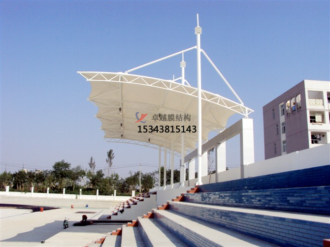 三門(mén)峽<font color='red'>膜結構看臺</font>主席臺設計施工