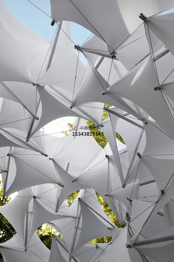 <font color='red'>張拉膜結構</font>如何在環(huán)境景觀(guān)獨樹(shù)一幟