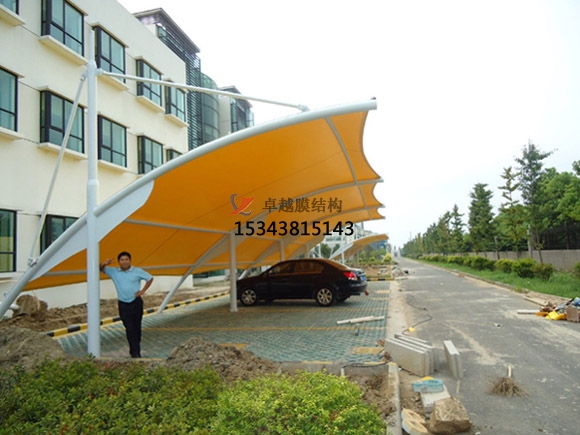 7字型<font color='red'>膜結構車(chē)棚</font>材質(zhì)選擇