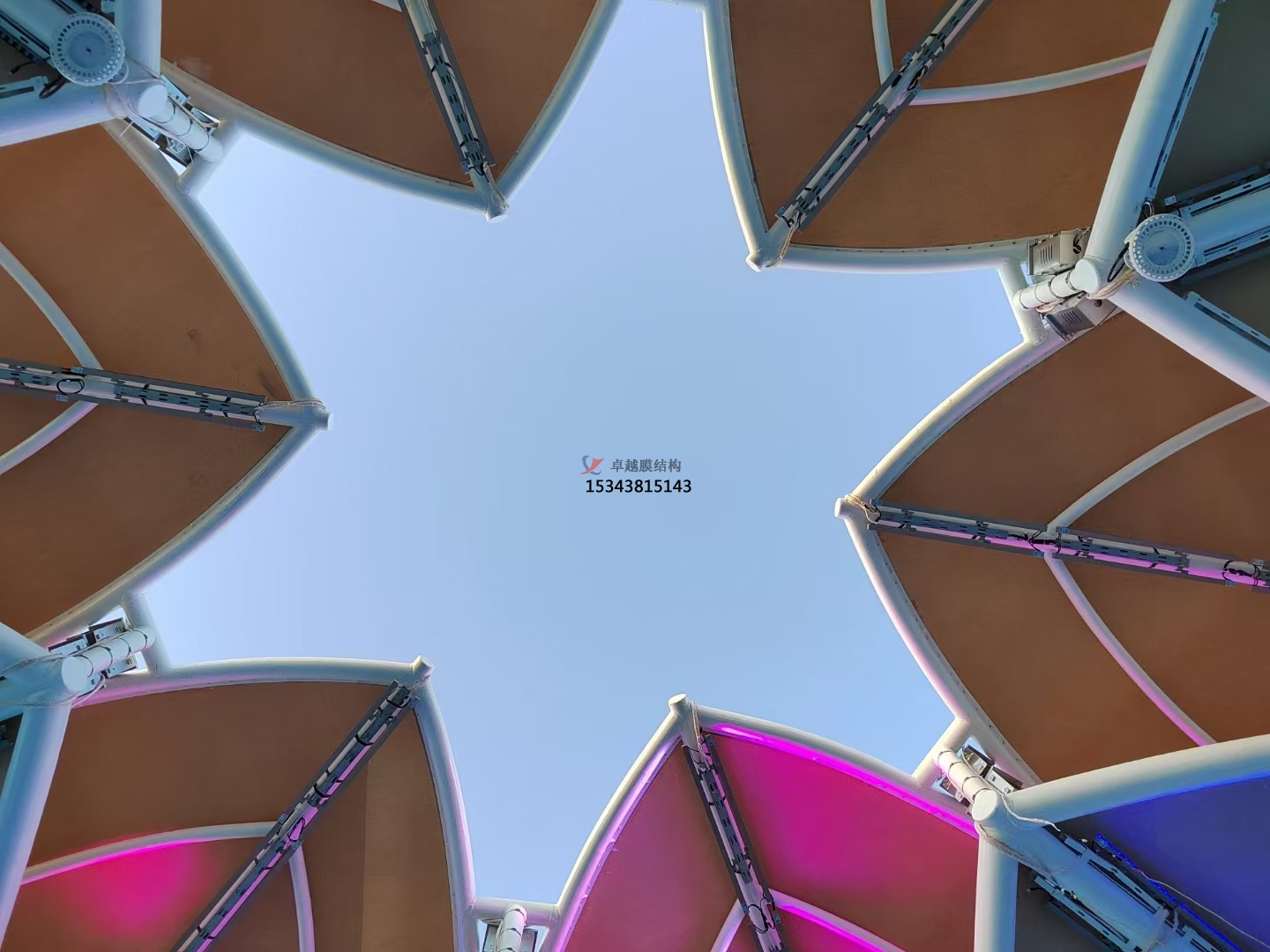 湘潭<font color='red'>膜結構景觀(guān)</font>——湘潭膜結構公司【專(zhuān)業(yè)廠(chǎng)家】