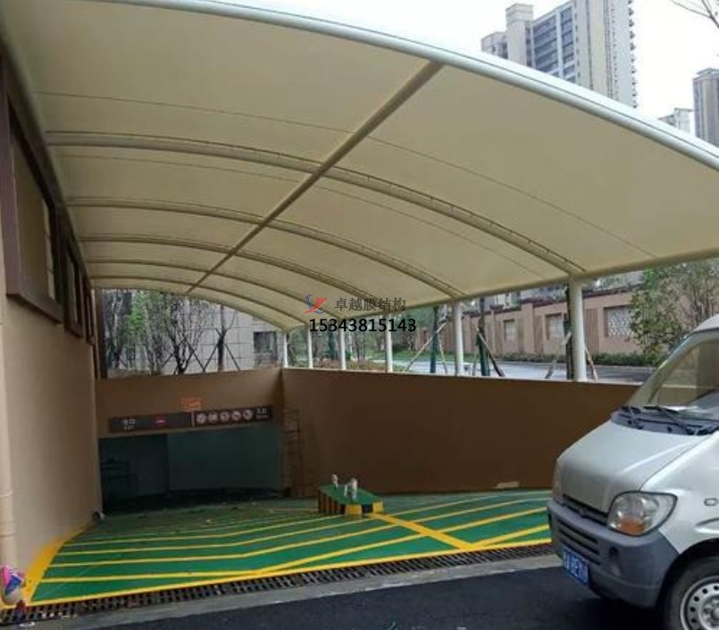 普洱車(chē)庫出入口雨棚——普洱<font color='red'>膜結構公司</font>專(zhuān)業(yè)廠(chǎng)家