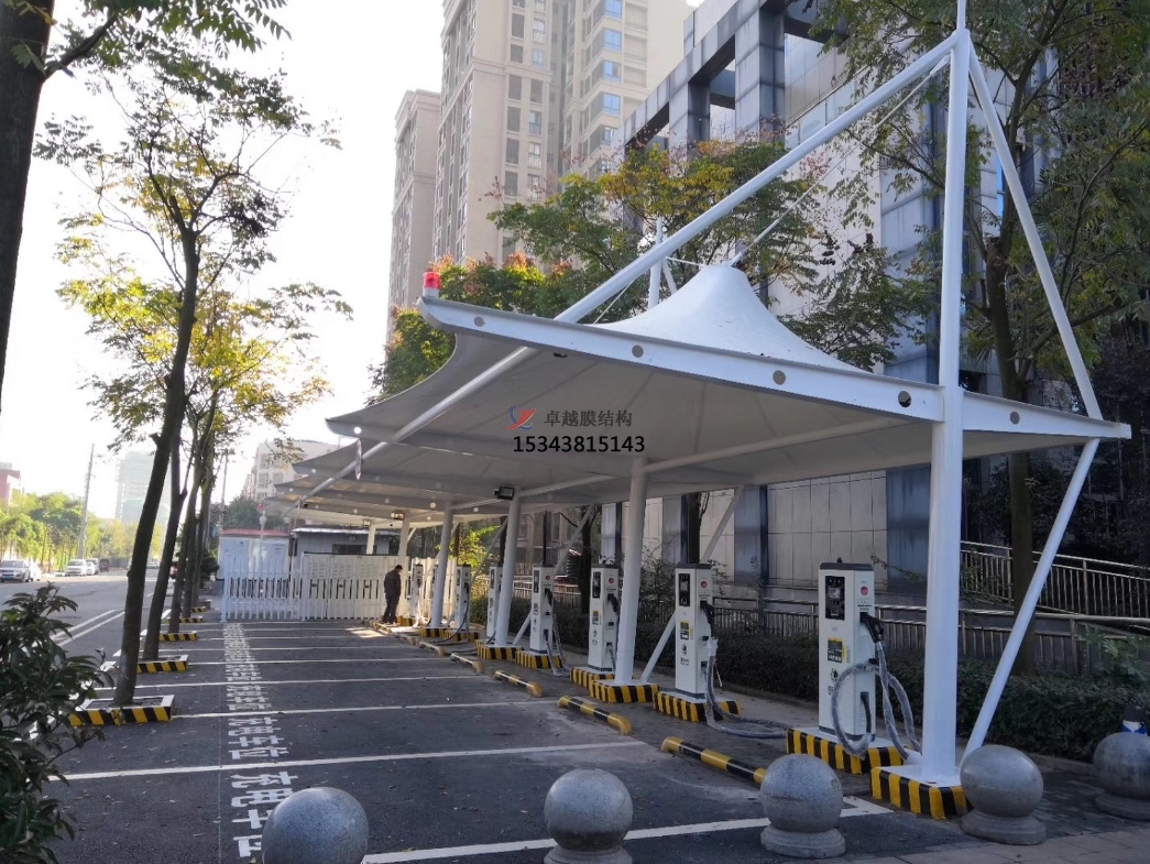 仙桃充電樁車(chē)棚——仙桃<font color='red'>膜結構公司</font>專(zhuān)業(yè)廠(chǎng)家