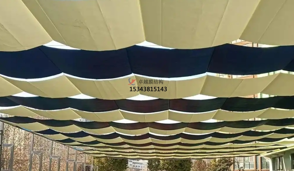 游樂(lè )場(chǎng)遮陽(yáng)棚